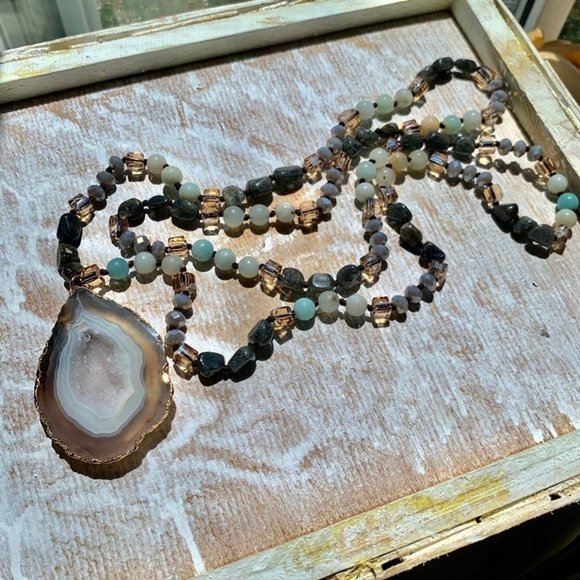 New! Natural Beaded Crystal Stone Necklace - Picture 3 of 6